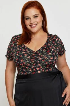 Ditsy Print Front Bodysuit V-neck Short Sleeve Floral Ruched